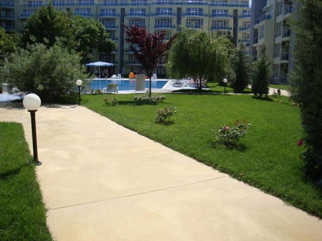 Oazis Cozy Beach Apartment Равда Екстер'єр фото