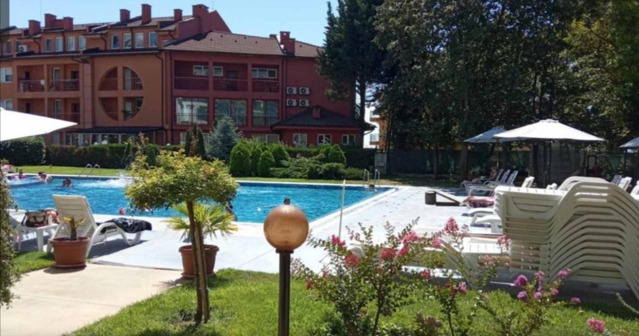 Oazis Cozy Beach Apartment Равда Екстер'єр фото