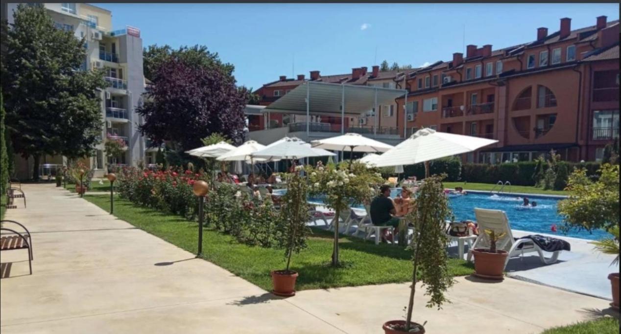 Oazis Cozy Beach Apartment Равда Екстер'єр фото