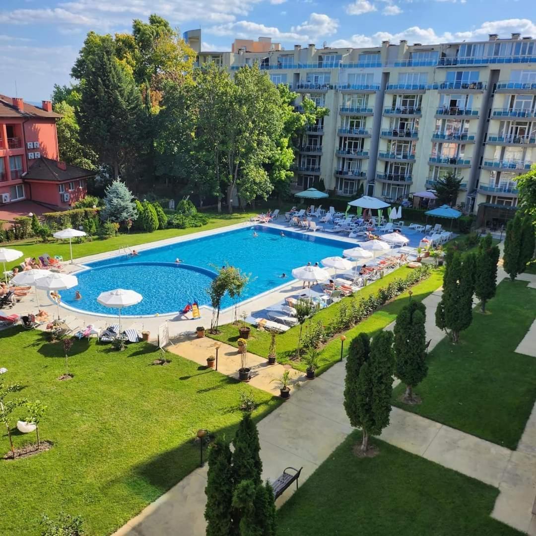 Oazis Cozy Beach Apartment Равда Екстер'єр фото