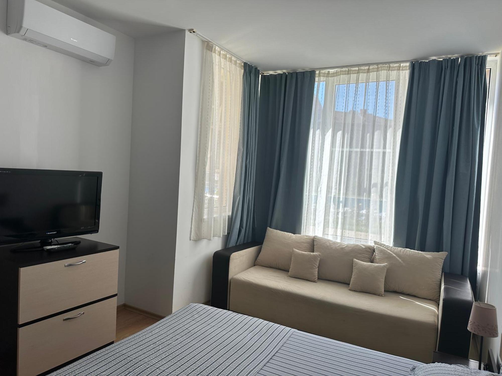 Oazis Cozy Beach Apartment Равда Екстер'єр фото